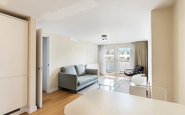 Modern Apartment With Balcony