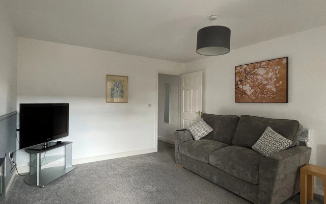 Cosy & Comfortable Apt with Parking