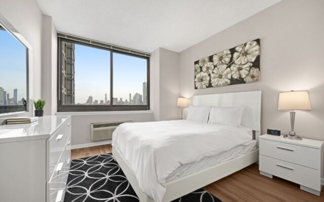 Bluebird Suites near PATH