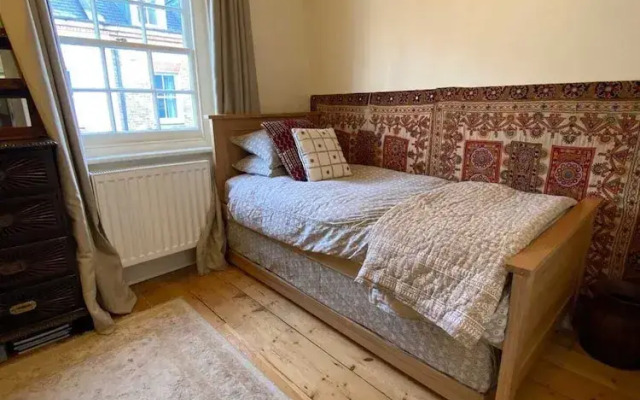 Beautifully Curated 2BD Flat Tyburnia, London!