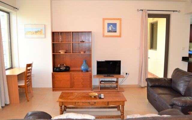 Large 1 Bed - Affordable fully furnished 1BR with balcony and a great marina view! - LSE