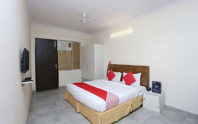 Oyo 28670 Hotel Dev Palace