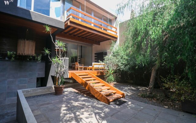 House in Miraflores by Wynwood House