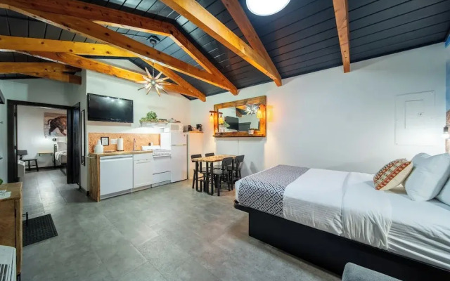 Hansen Inn and Cabins