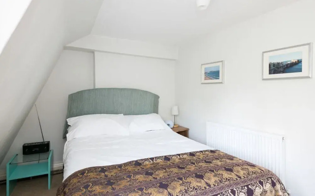 Welcoming and comfortable 1BR in South London