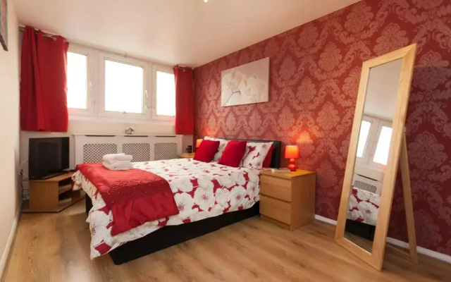 Victoria Centre Apartments in the Victoria Centre Shopping Centre - Nottingham City Centre - 24 hours access - Most Central Location, Lounge, Kitchen, Washing Machine, Netflix - Opposite the Hilton by Restaurants & Shops - "Cook as you would at Home"