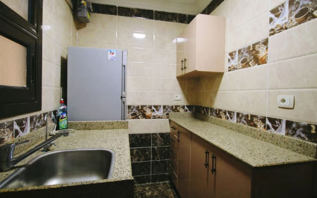 Golden Charming 3-bed Apartment in Cairo
