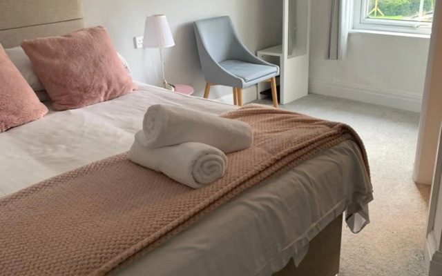Newton House Hotel