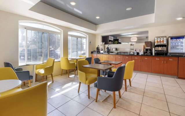 Comfort Suites Oceanside Camp Pendleton Area