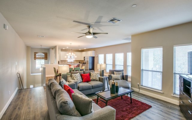 Beautifully furnished 3 bedroom Frisco