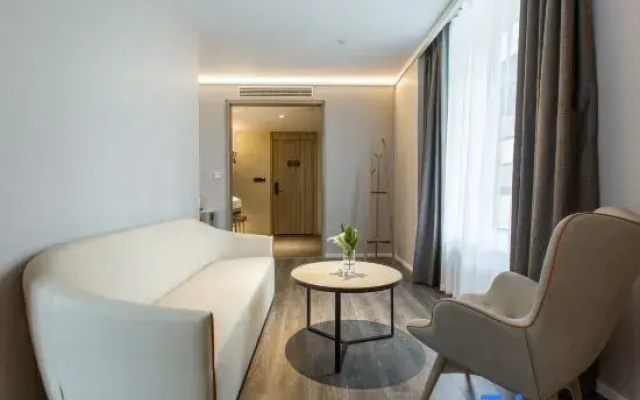 HanTing Hotel (Nanchang Wanli Meiling Avenue)