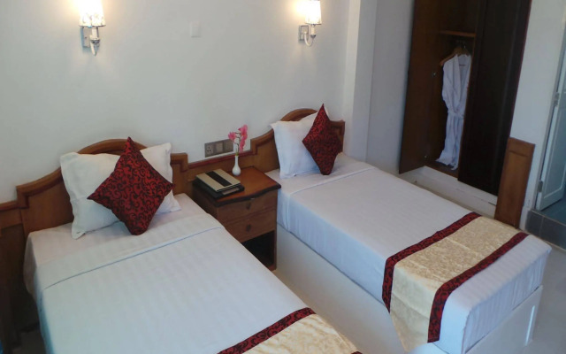 Mandalay White House Hotel