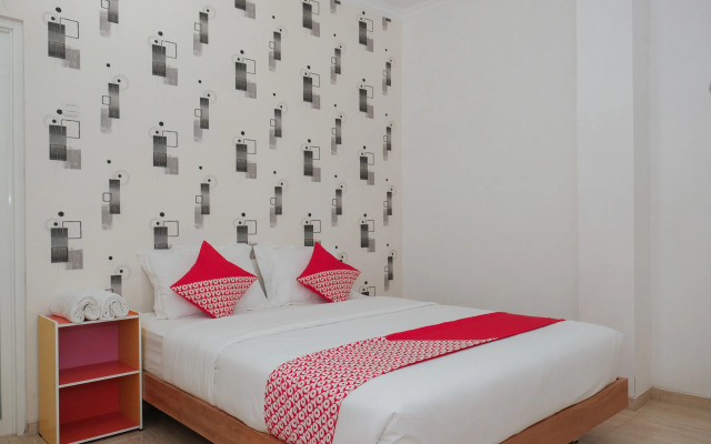 OYO 1454 111 Residence