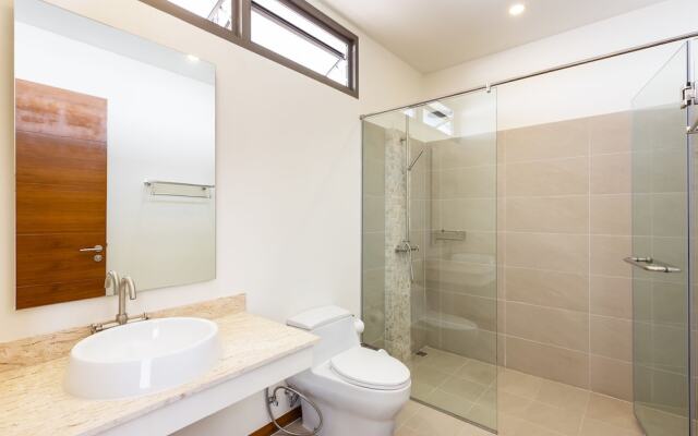 Exquisite Thai Balinese Pool Villa Mika