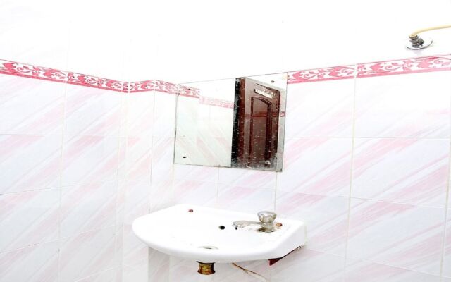Spot On 43673 Hotel New Mehak Palace