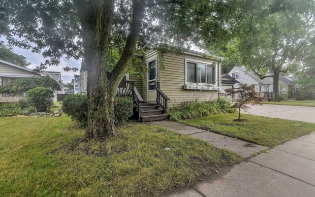 Trendy Birmingham House w/ Laundry Amenities!
