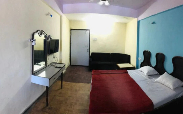 Goroomgo Red Sea Plaza Bhopal