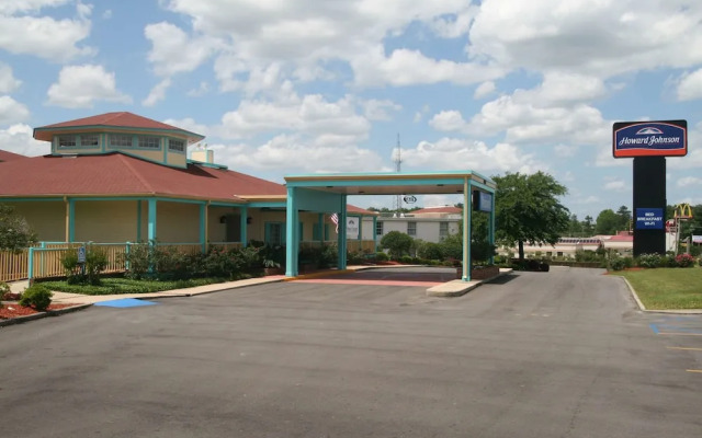 Howard Johnson by Wyndham Hattiesburg