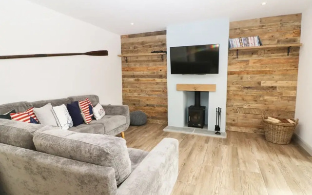 21 Llwyn Gwalch Estate