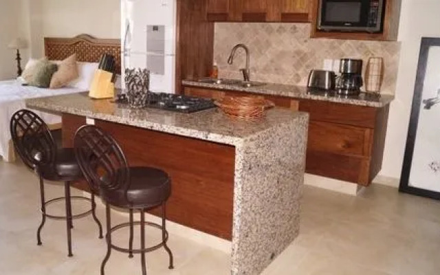 Luxury Puerto Vallarta Condo Romantic Zone