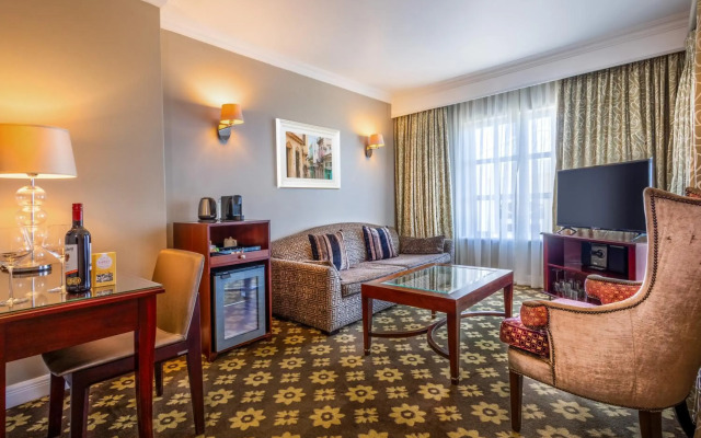Hemingways Hotel