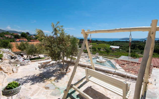 The Hidden Treasure Village - 3 Villas