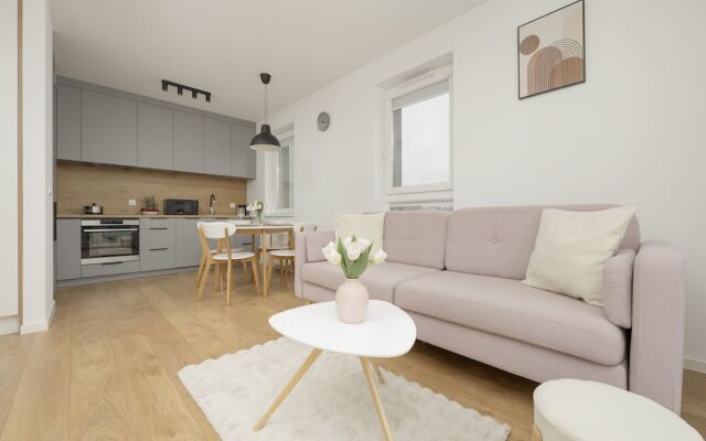 Apartment With Desk in Gdansk by Renters