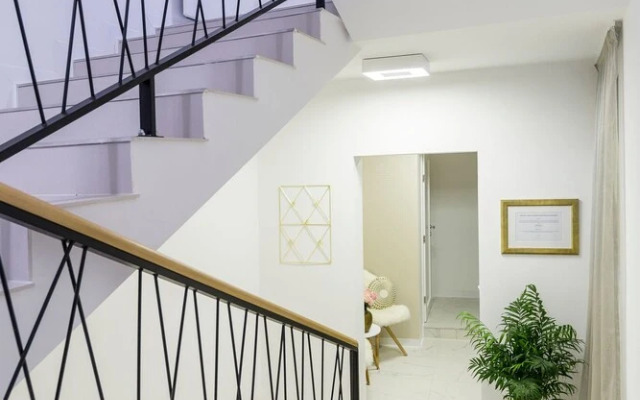 MM House - Adults Only
