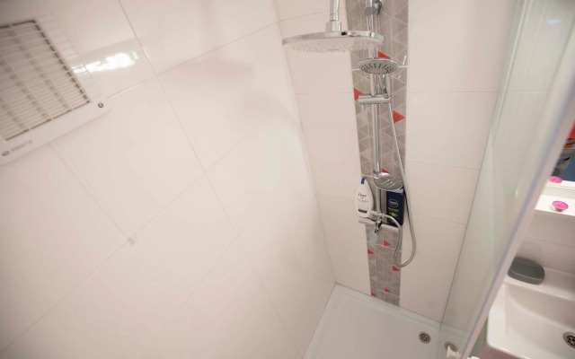 Victoria Avenue Apartment