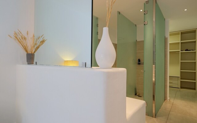 Lux Villa, 5 Master BR, Private Pool, Sunset View!