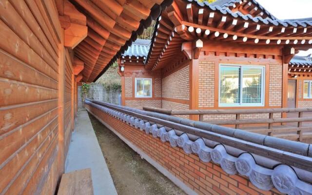 Yong Yejik Hanok Pension