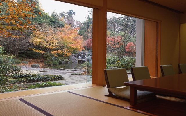 Okura Akademia Park Hotel