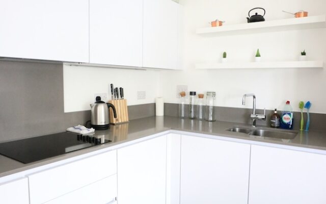 Modern 2 Bedroom Apartment in Putney