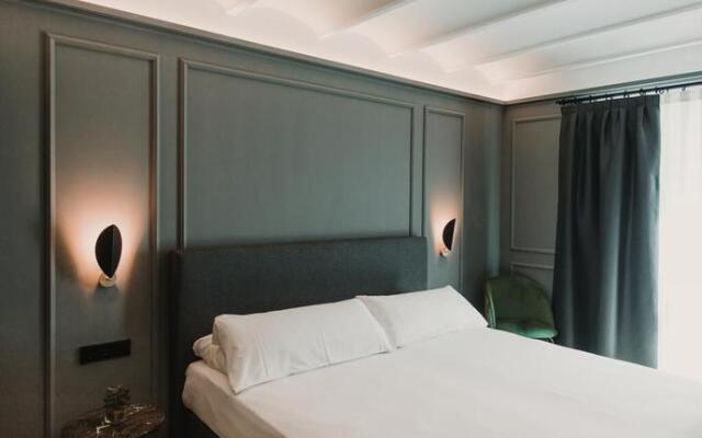 Reina 107 Beach Boutique