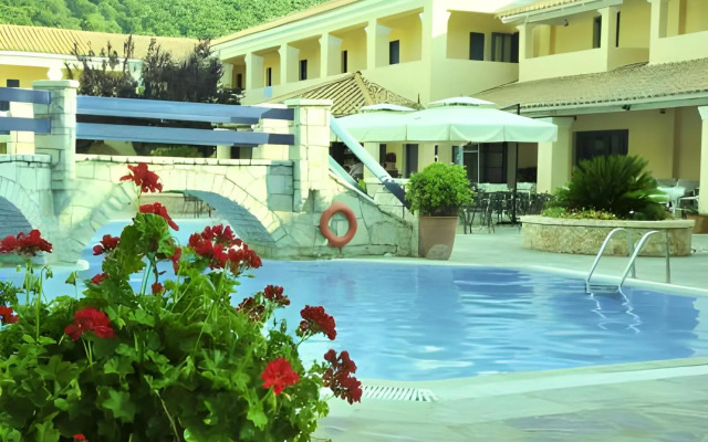 Karavostasi Beach Hotel