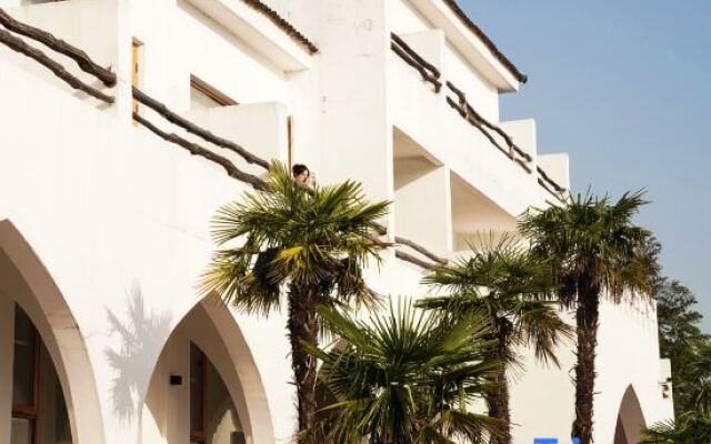 Zhi Lan Qiu Lakeside Homestay