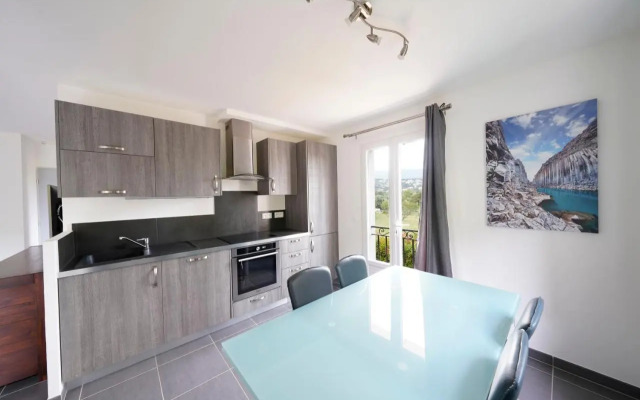 T2 40m2 Ollioules, la Nature, a 10 Mins Des Plages