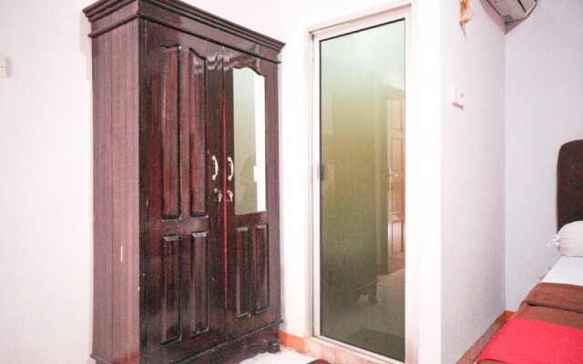 RedDoorz near Palembang Square Mall 2