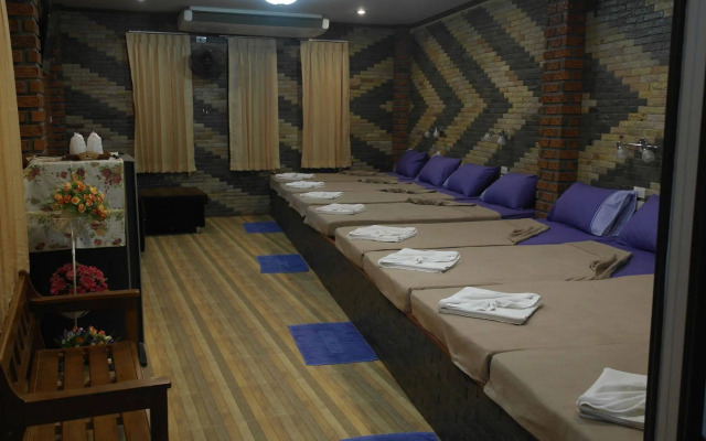 Phumthadarommanee Resort