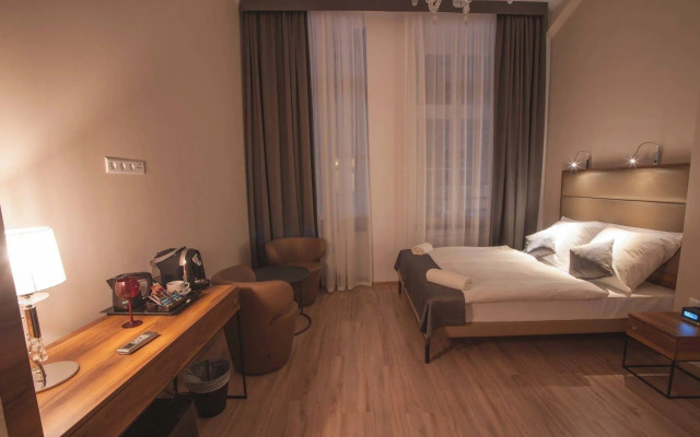 Pergamin Royal Apartments
