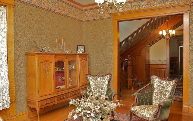 The Grand Anne Bed & Breakfast
