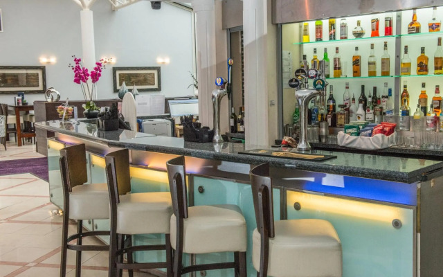 Manor of Groves Hotel, Golf & Health Club
