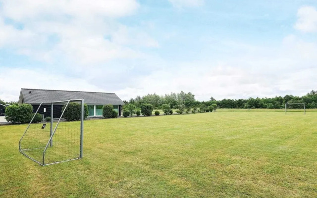 15 Person Holiday Home in Hojslev