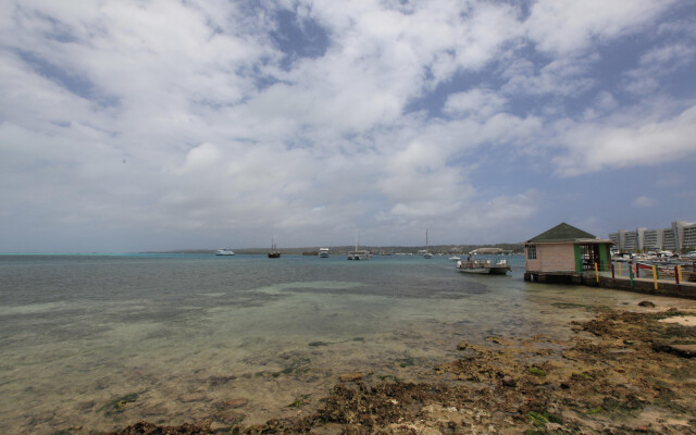 Hospedaje Solymar Edificio Bay Point apto 703