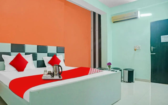 Oyo 703347 Ab Hotel