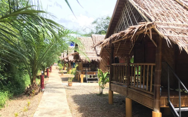 Khaosok Bamboo Huts Resort