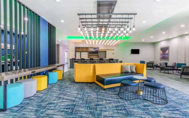 La Quinta Inn & Suites by Wyndham Galveston West Seawall