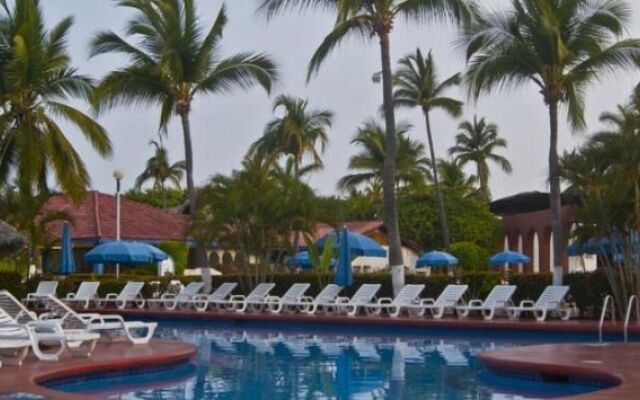 Qualton Club & Spa Puerto Vallarta