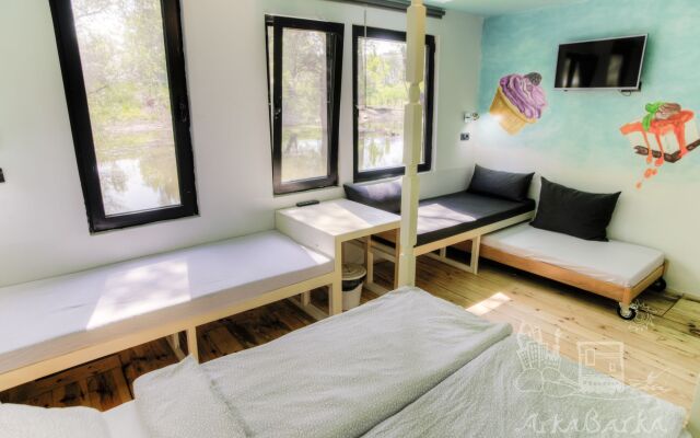 ArkaBarka Floating Hostel and Apartments
