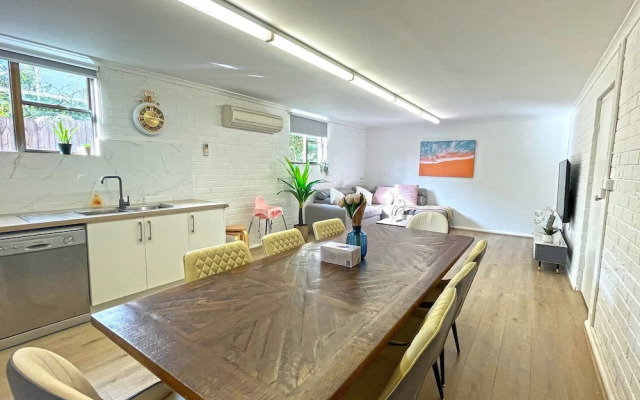 Pet Friendly Ringwood 3BR Home Parking